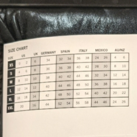 Sale! Hue Body Gloss leather Leggings - Picture 5 of 7